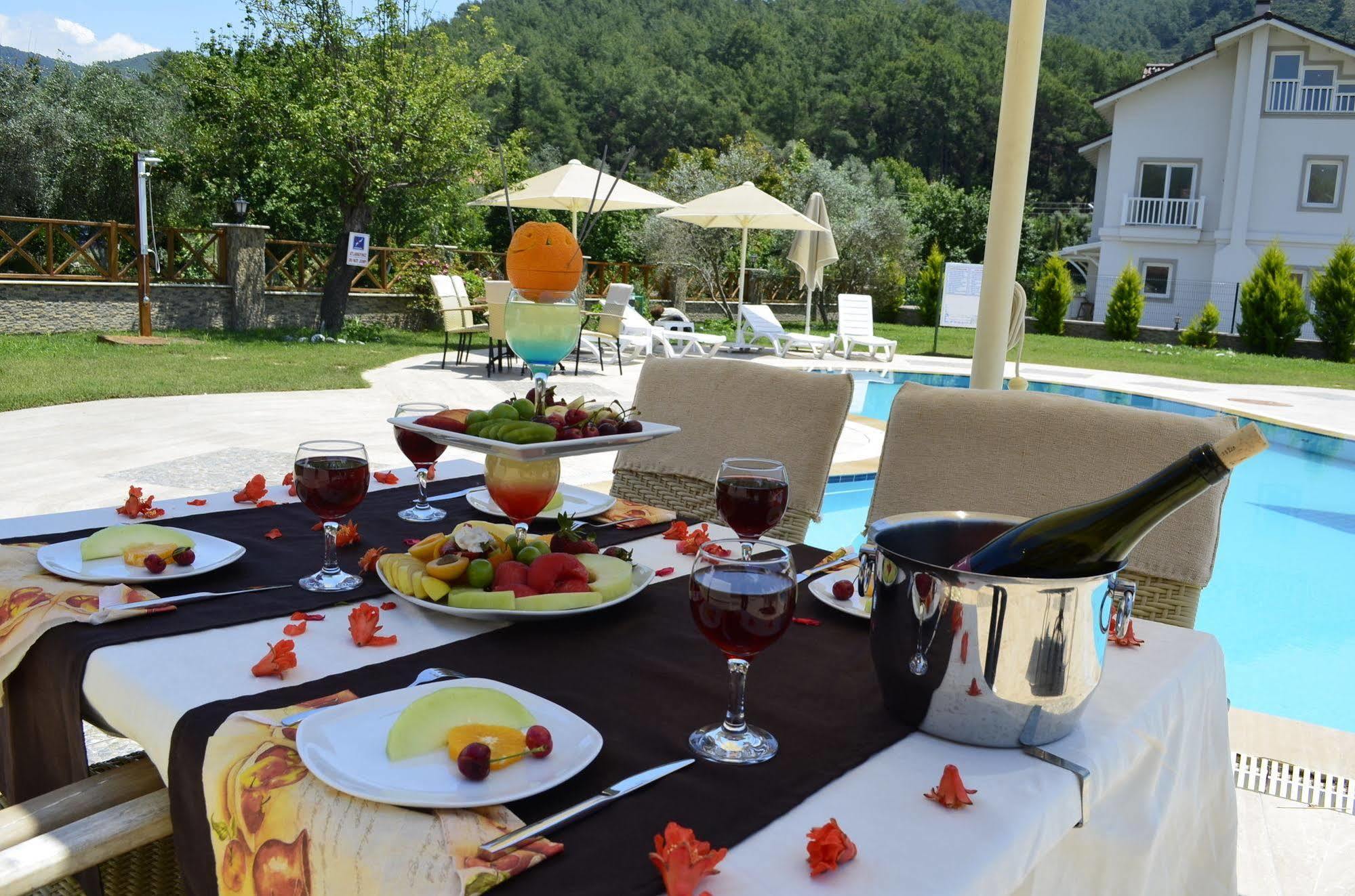Mesken Inn Hotel Göcek Exterior foto